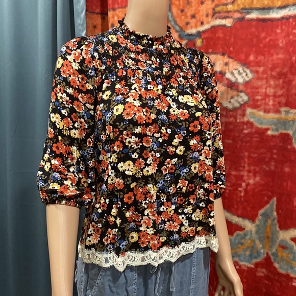 Mock Neck Y2K Floral Top - Picture 3 of 3